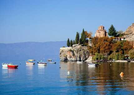 Ohrid i Skoplje sa fakultativnim krstarenjem Ohridskim jezerom i posetom Svetom Naumu, Strugi i Vevčanima