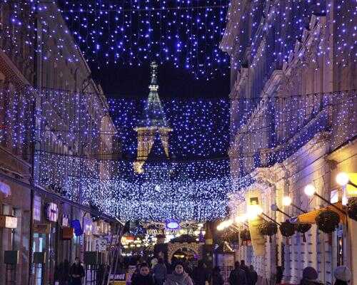 2025/11/images/tour_1656/strada-alba-iulia-decorata-de-craciun-large.jpg