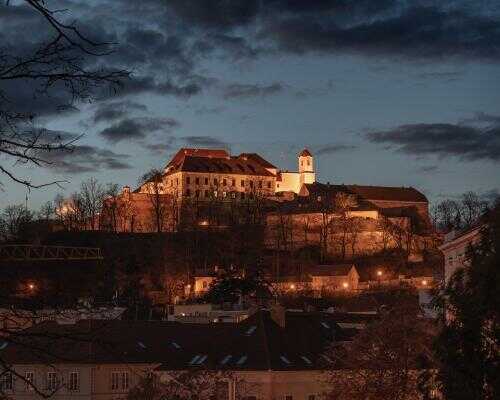 2025/03/images/tour_1864/5b6f0580b3e236c28538d8e1a2c17182275359-large.jpeg