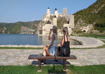  Otvorite Gvozdenu kapiju Dunava -tvrdjave Golubac, Ram,manastir Tumane, Srebrno Jezero. Privatna tura za 4 osobe