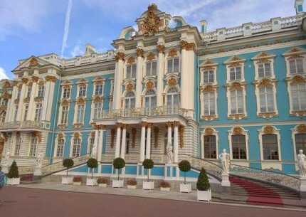 Sankt Peterburg i Moskva leto 2025.