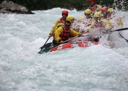 Jednodnevni adrenalinski rafting rekom Tarom od 33 kilometra