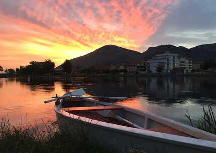 Romantični zalazak sunca na Trebinjskom jezeru