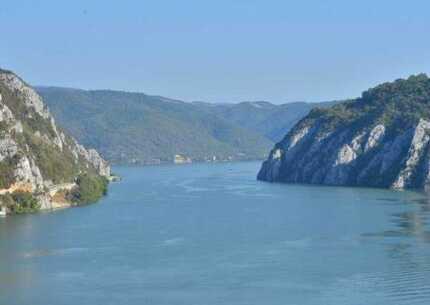 Cruising to the Iron Gate with a visit to Golubac Fortress - Clossed tour - Private group