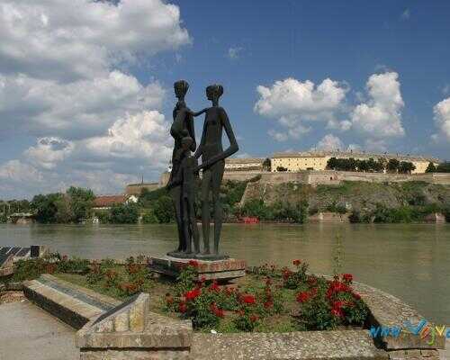 2026/03/images/tour_2149/spomenik-zrtvama-racije-novi-sad-1-large.jpg