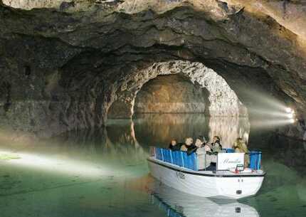 Bečka banja, jezero Nežider, plovidba podzemnim jezerom