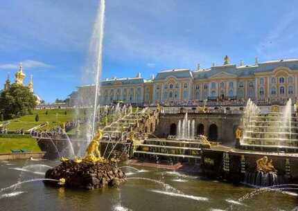 Sankt Peterburg i Moskva jesen 2025.