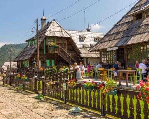 2025/04/images/tour_1893/mokra-gora-drvengrad-corkan-large.jpg